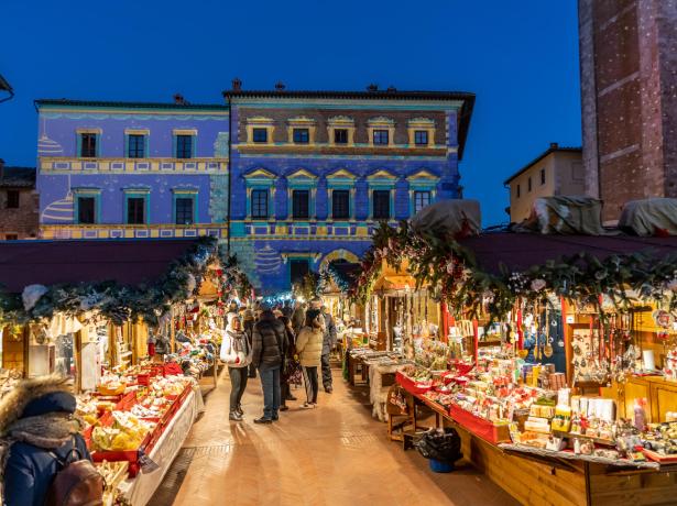 poggioparadisoresort en family-christmas-near-the-christmas-markets-in-montepulciano 004
